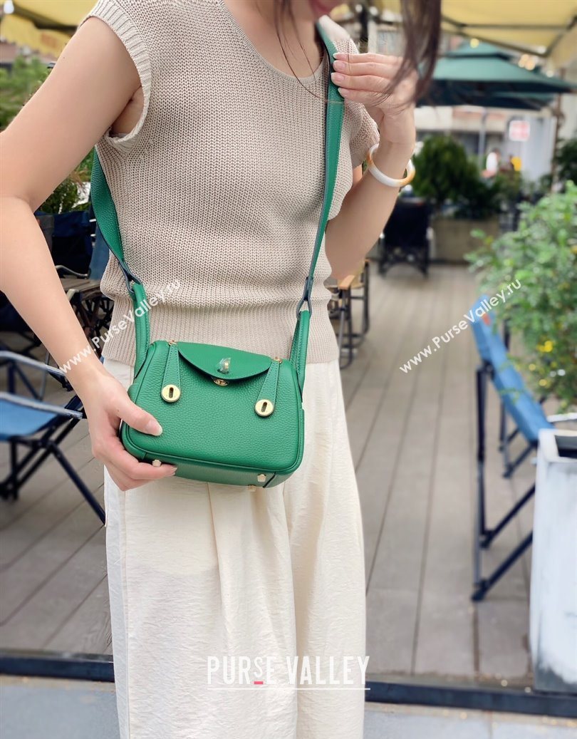Hermes Lindy Mini Bag 19cm in Litchee-Grainy Togo Calfskin Leather Emerald Green 2025 (FL-251008033)