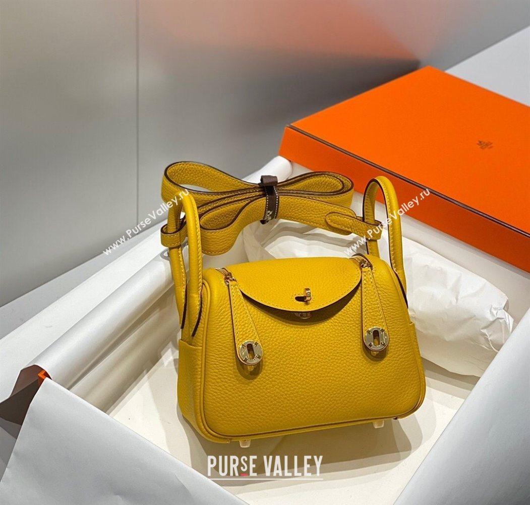 Hermes Lindy Mini Bag 19cm in Litchee-Grainy Togo Calfskin Leather Amber Yellow 2025 (FL-251008034)