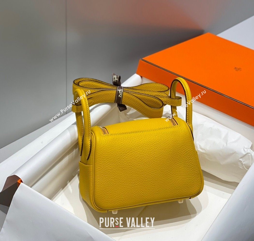 Hermes Lindy Mini Bag 19cm in Litchee-Grainy Togo Calfskin Leather Amber Yellow 2025 (FL-251008034)