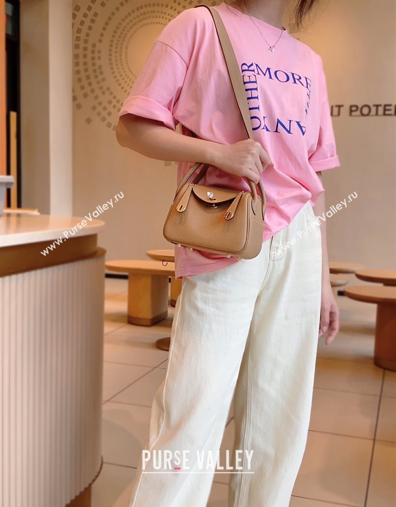 Hermes Lindy Mini Bag 19cm in Togo Calfskin Leather Milk Tea Beige 2025 (FL-251008043)