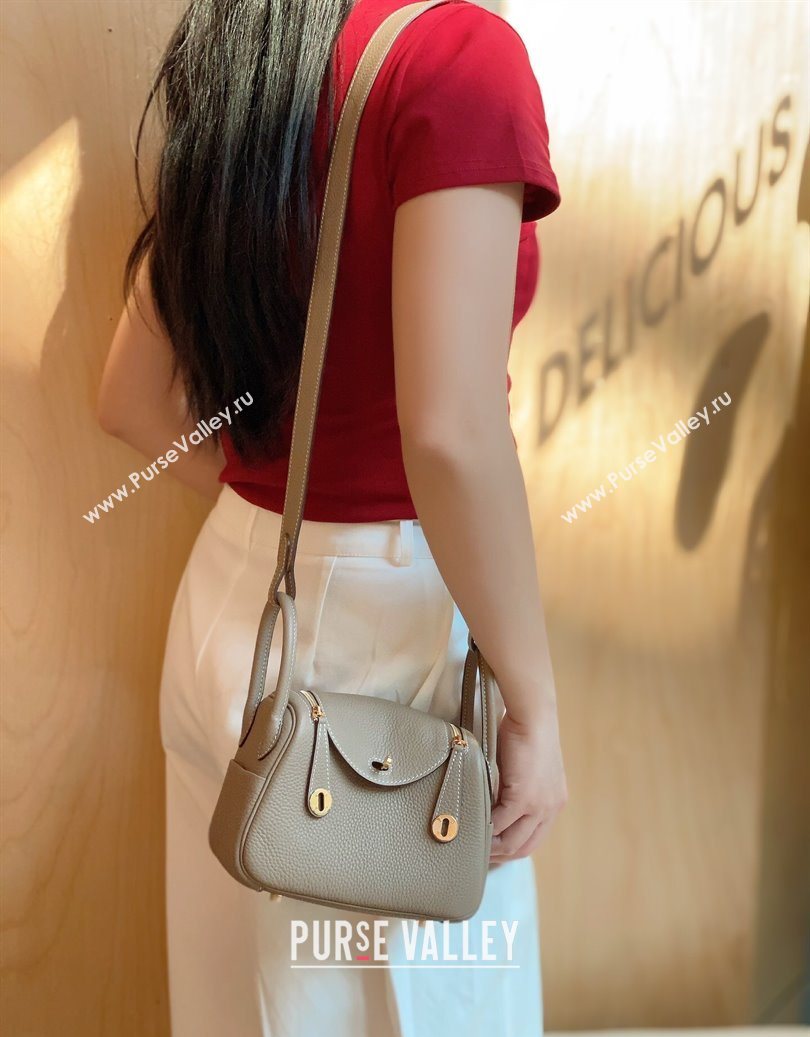 Hermes Lindy Mini Bag 19cm in Litchee-Grainy Togo Calfskin Leather Dove Grey/Gold 2025 (FL-251008026)