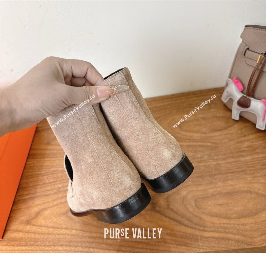 Hermes Kelsy Flat Ankle Boots in Suede with Kelly Buckle Strap Beige 2025 (XC-251023050)