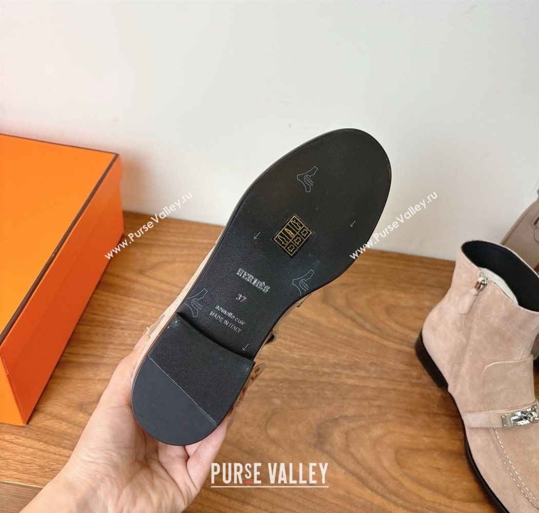 Hermes Kelsy Flat Ankle Boots in Suede with Kelly Buckle Strap Beige 2025 (XC-251023050)