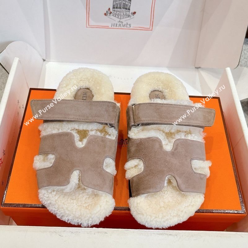 Hermes Chypre Flat Slides Sandal in Suede and Shearling Grey 2025 H102307 (MD-251023118)