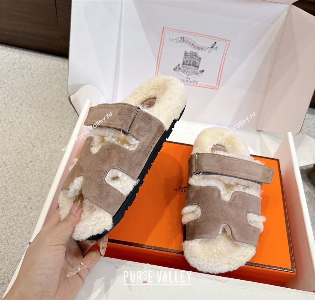Hermes Chypre Flat Slides Sandal in Suede and Shearling Grey 2025 H102307 (MD-251023118)