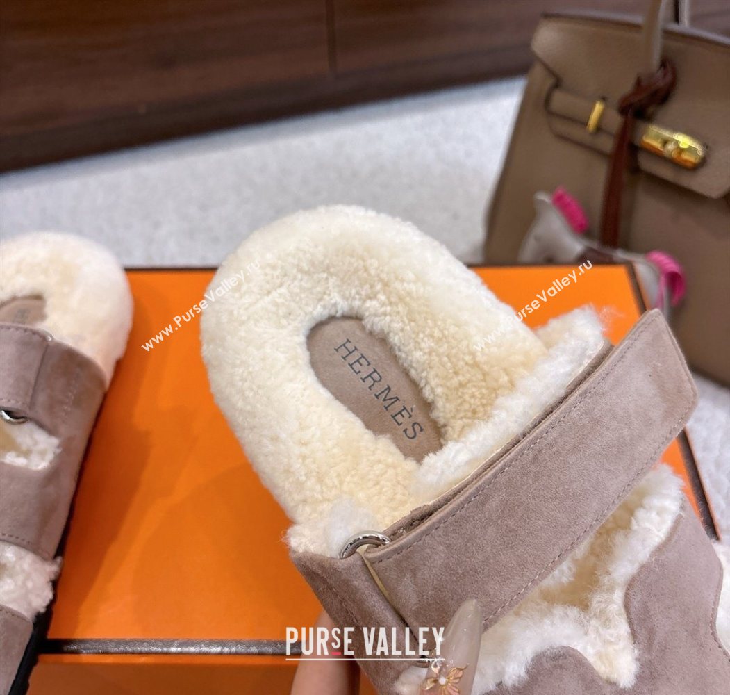 Hermes Chypre Flat Slides Sandal in Suede and Shearling Grey 2025 H102307 (MD-251023118)