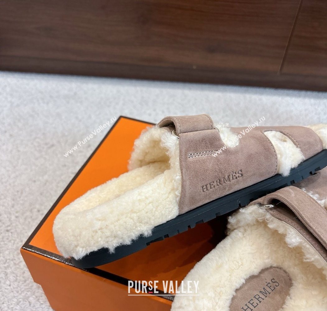 Hermes Chypre Flat Slides Sandal in Suede and Shearling Grey 2025 H102307 (MD-251023118)