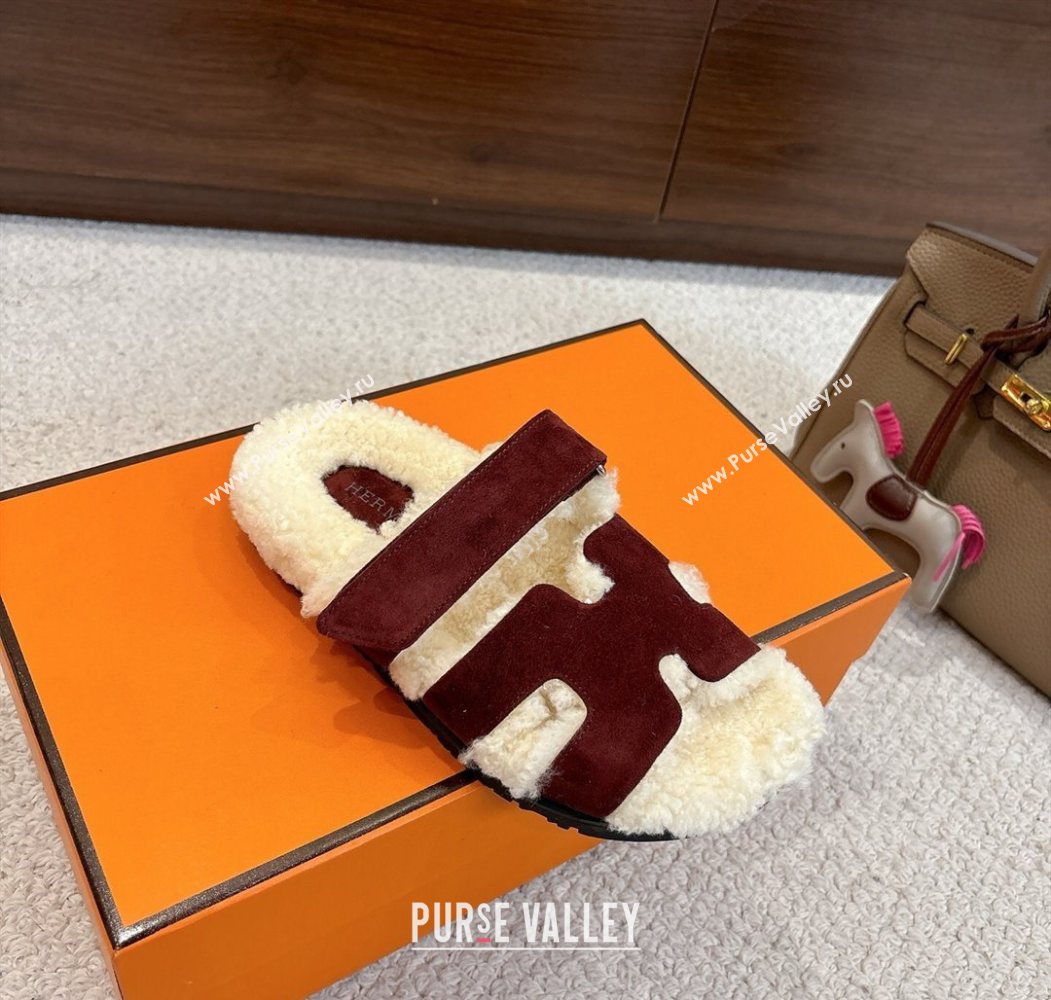 Hermes Chypre Flat Slides Sandal in Suede and Shearling Burgundy 2025 H102307 (MD-251023120)