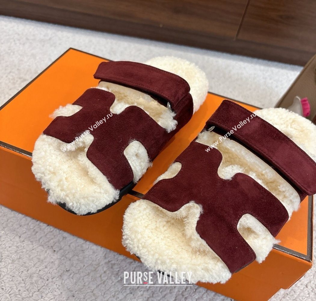 Hermes Chypre Flat Slides Sandal in Suede and Shearling Burgundy 2025 H102307 (MD-251023120)