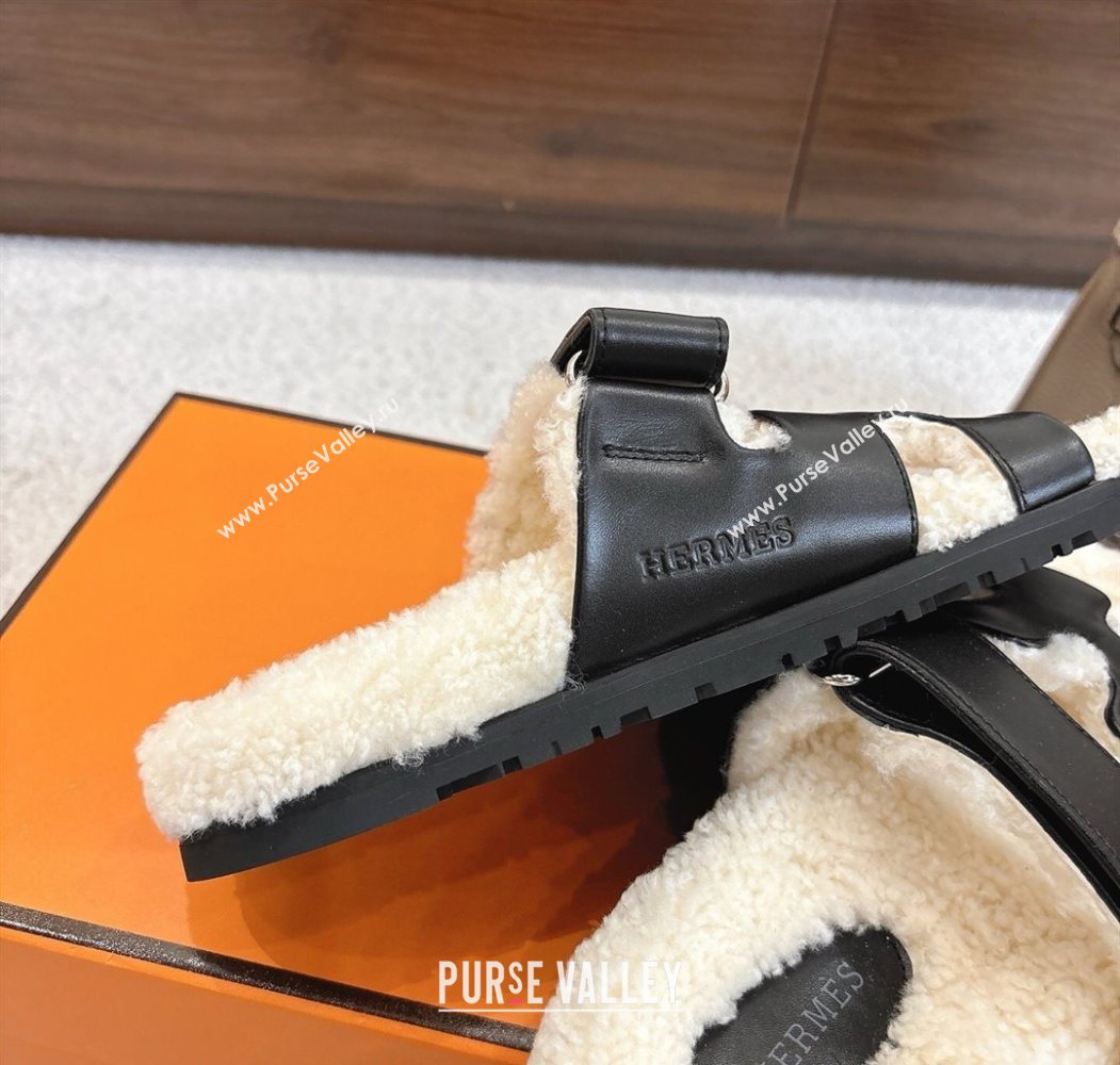 Hermes Chypre Flat Slides Sandal in Calfskin Leather and Shearling Black 2025 H102307 (MD-251023122)
