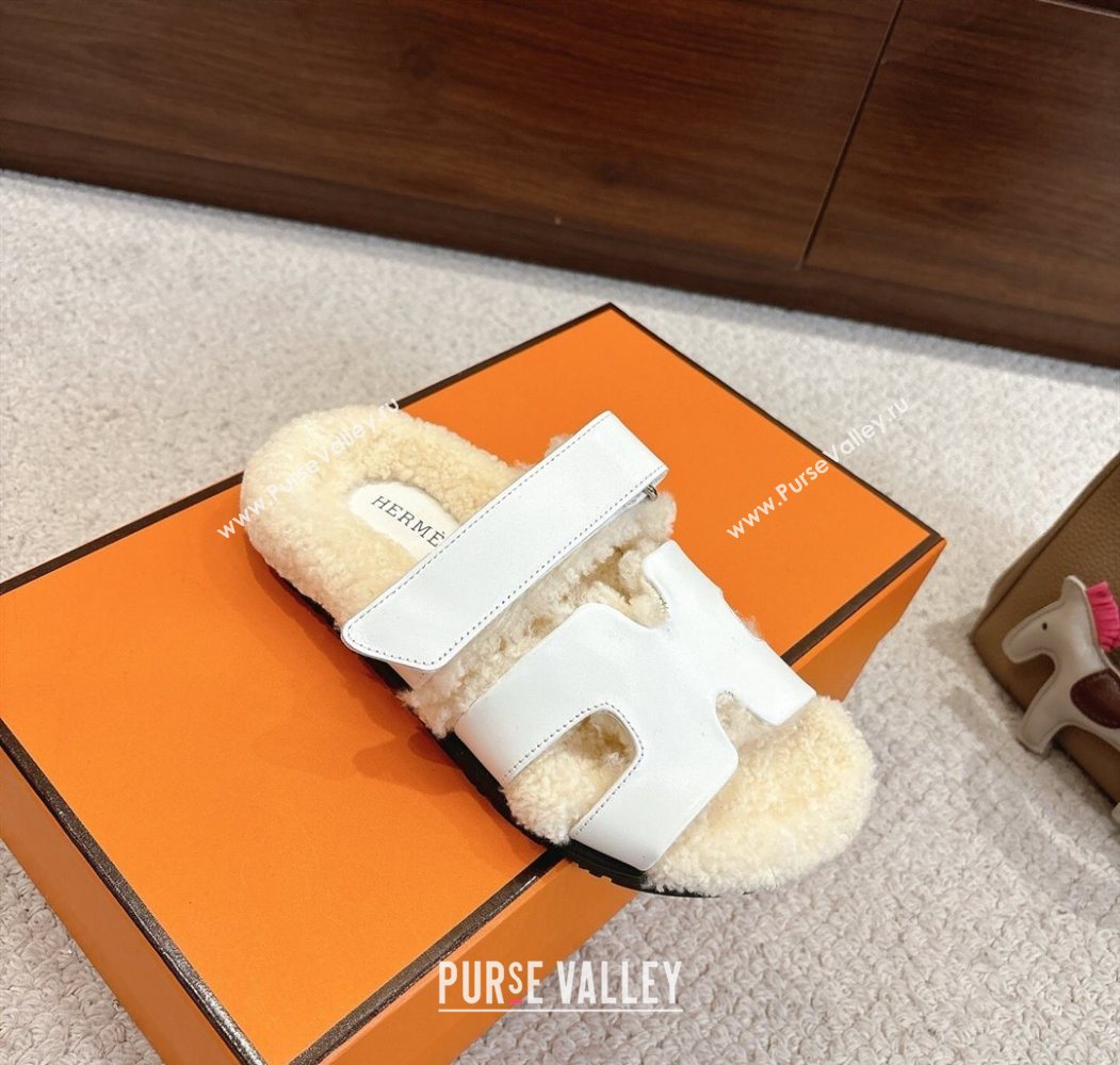 Hermes Chypre Flat Slides Sandal in Calfskin Leather and Shearling White 2025 H102307 (MD-251023124)