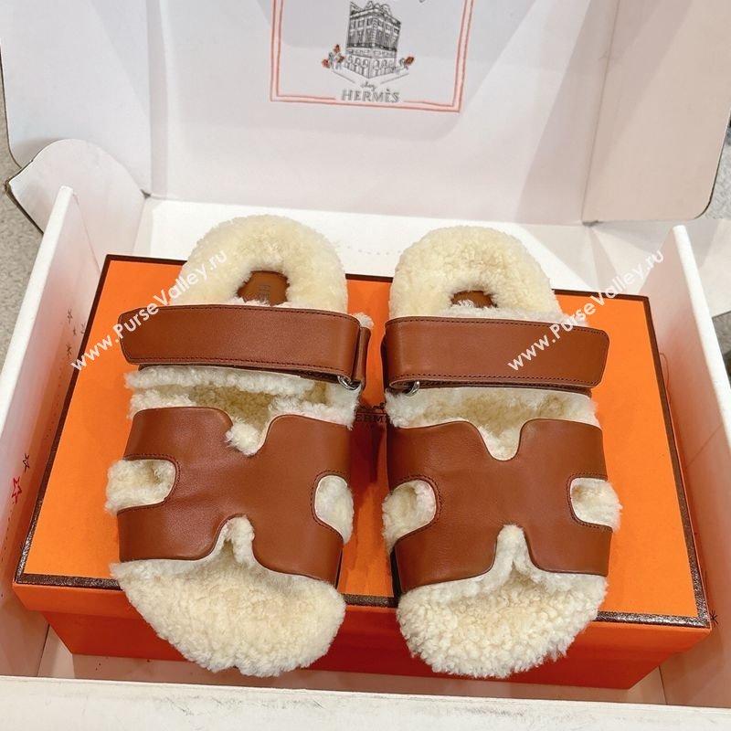 Hermes Chypre Flat Slides Sandal in Calfskin Leather and Shearling Brown 2025 H102307 (MD-251023125)