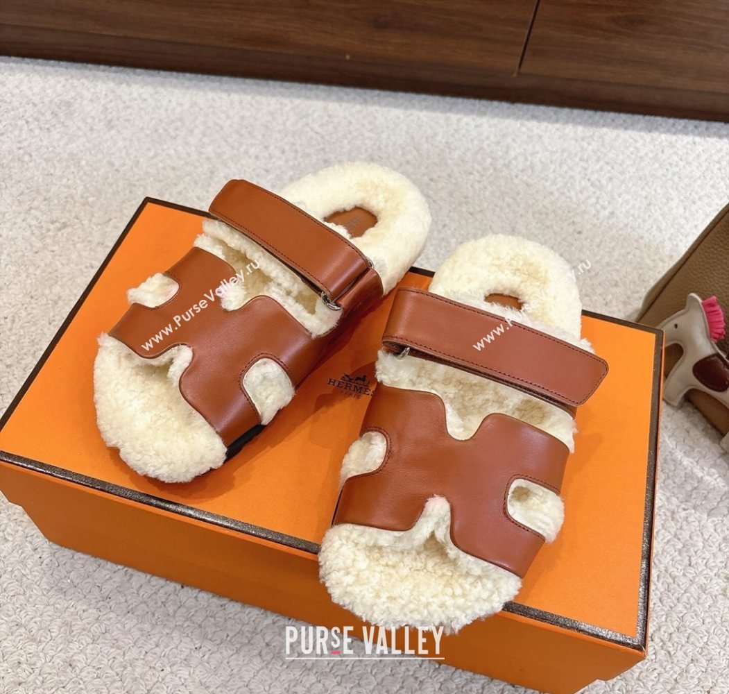 Hermes Chypre Flat Slides Sandal in Calfskin Leather and Shearling Brown 2025 H102307 (MD-251023125)