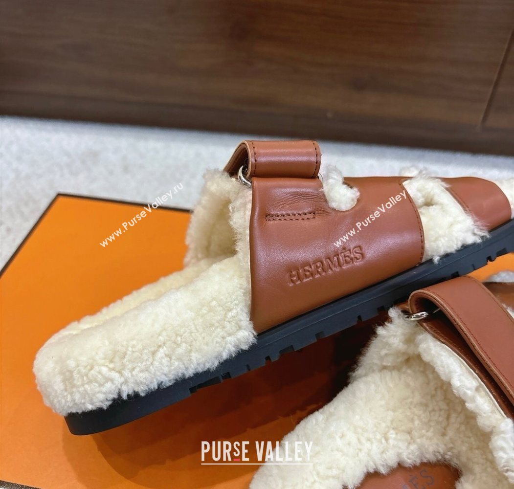 Hermes Chypre Flat Slides Sandal in Calfskin Leather and Shearling Brown 2025 H102307 (MD-251023125)