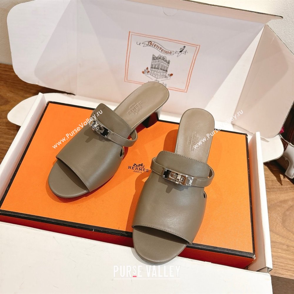Hermes Kelly Strap Low Heel Slides Sandal in Calfskin Leather Grey2 2025 HS122201 (XC-251222117)