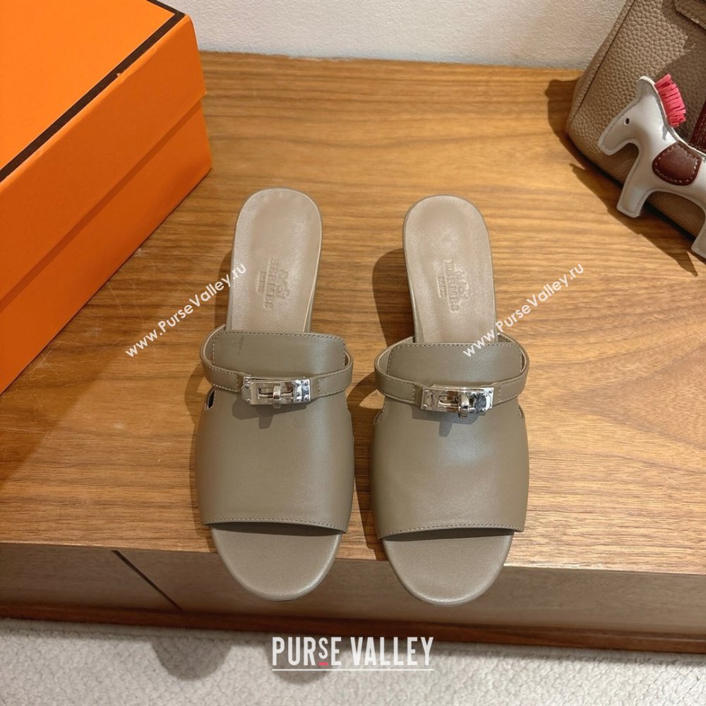 Hermes Kelly Strap Low Heel Slides Sandal in Calfskin Leather Grey2 2025 HS122201 (XC-251222117)