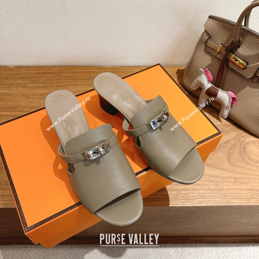 Hermes Kelly Strap Low Heel Slides Sandal in Calfskin Leather Grey2 2025 HS122201 (XC-251222117)