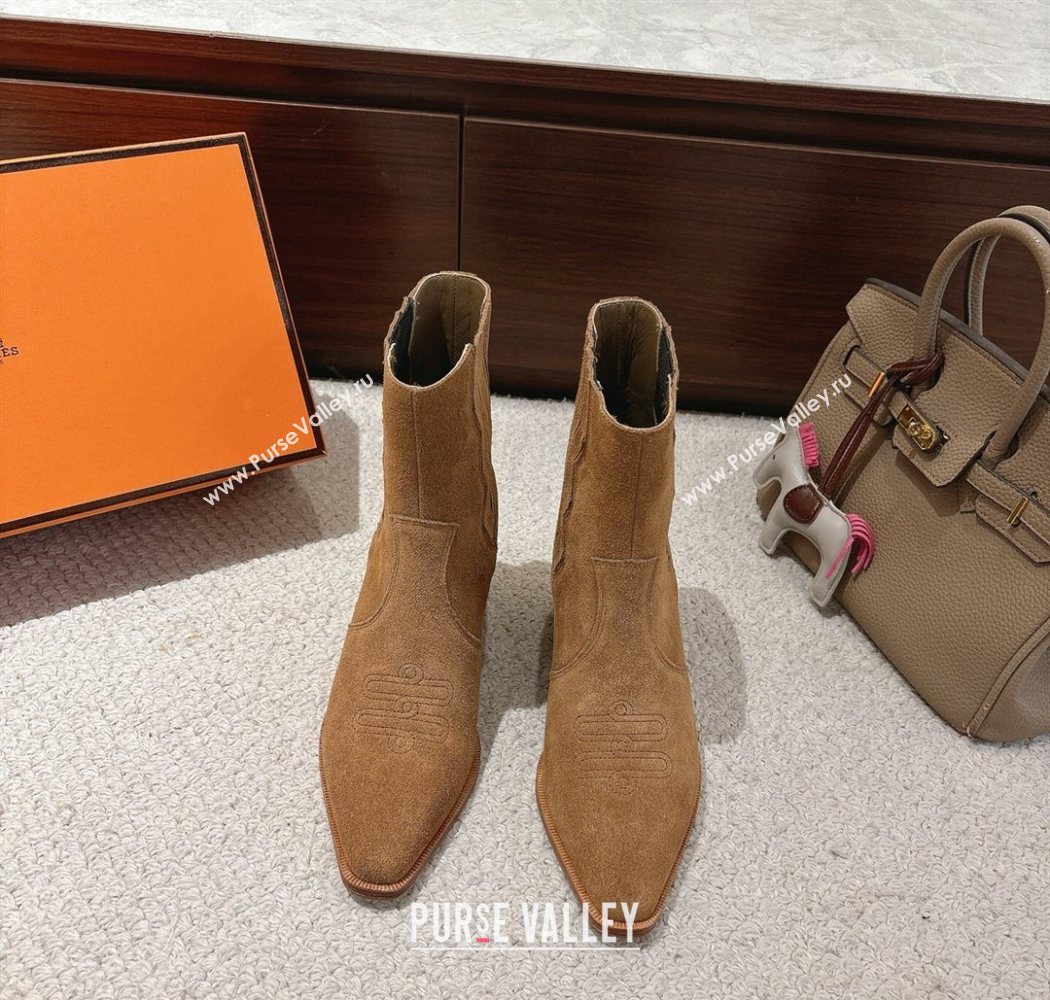 Hermes Vegas Heel Ankle Boots 6.5cm in Embroidered Suede Light Brown 2025 H252196 (MD-251220033)
