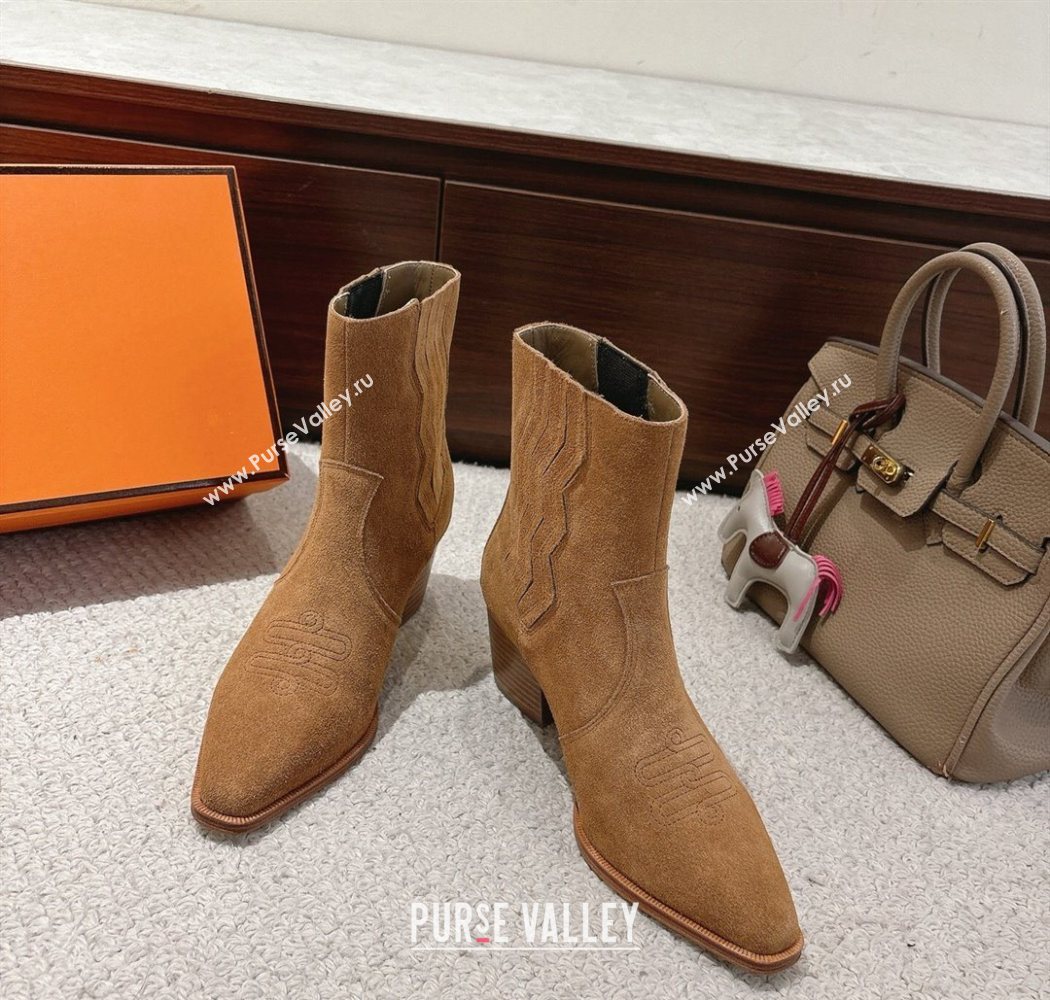 Hermes Vegas Heel Ankle Boots 6.5cm in Embroidered Suede Light Brown 2025 H252196 (MD-251220033)