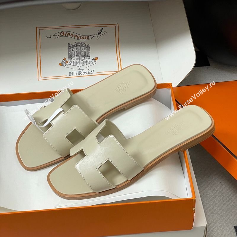 Hermes Oran Classic Flat Slides Sandal in Smooth Leather Beige 2026 0304 (MD-260304102)