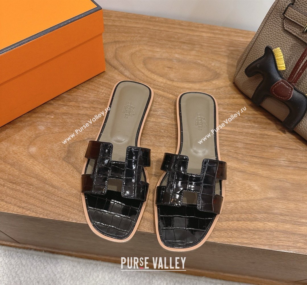Hermes Oran Classic Flat Slides Sandal in Crocodile Embossed Leather Black 13 2026 0304 (XC-260304063)