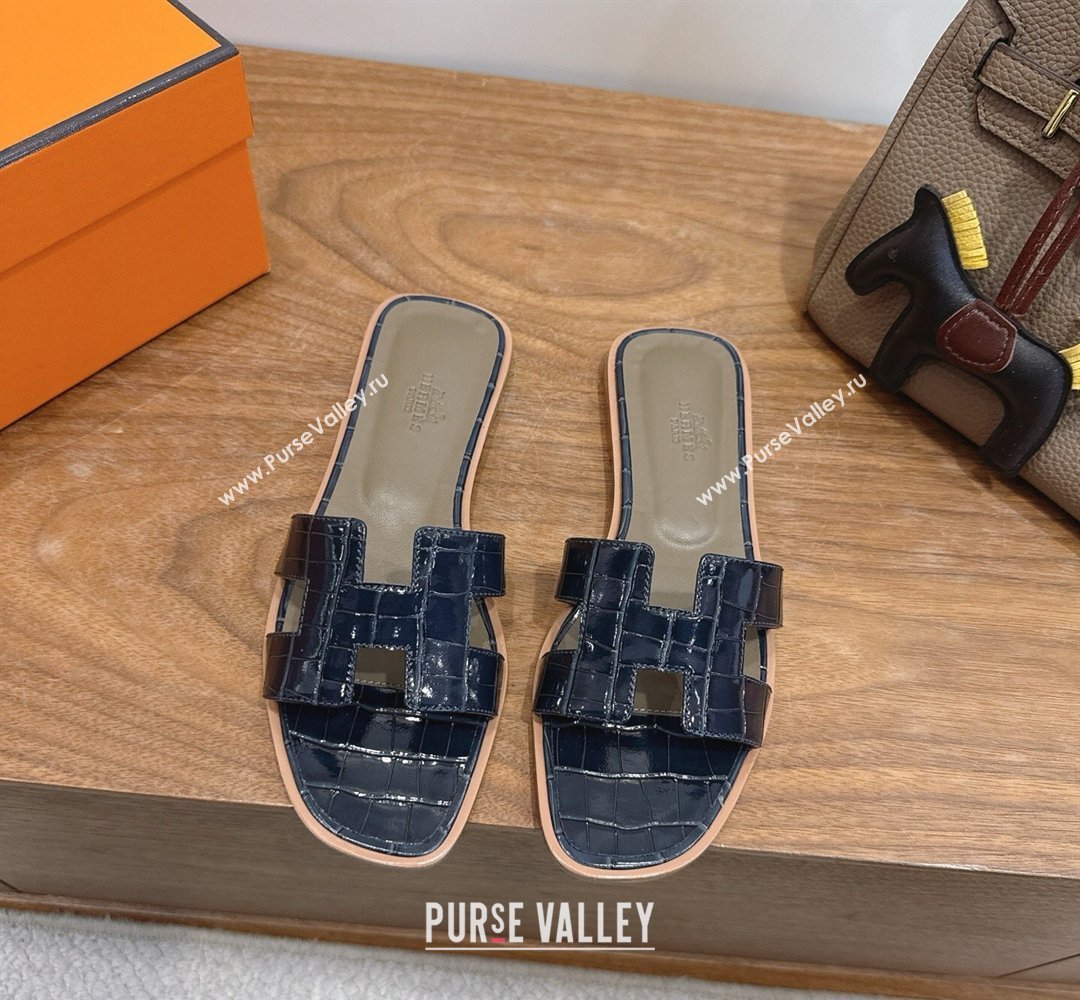 Hermes Oran Classic Flat Slides Sandal in Crocodile Embossed Leather Indigo Blue 2026 0304 (XC-260304067)