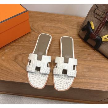 Hermes Oran Classic Flat Slides Sandal in Crocodile Embossed Leather White/Grey 2026 0304 (XC-260304074)