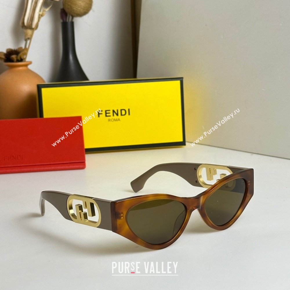 Fendi OLock Sunglasses FE40049 Grey/Brown 2023 (A-23120809)