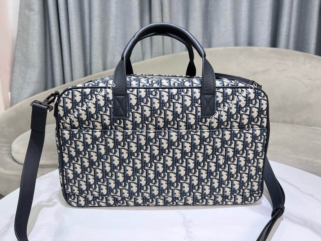 Dior Hit The Road Pet Carrier Bag in Dior Oblique Canvas and Smooth Calfskin 2023 (DMZ-24122512)