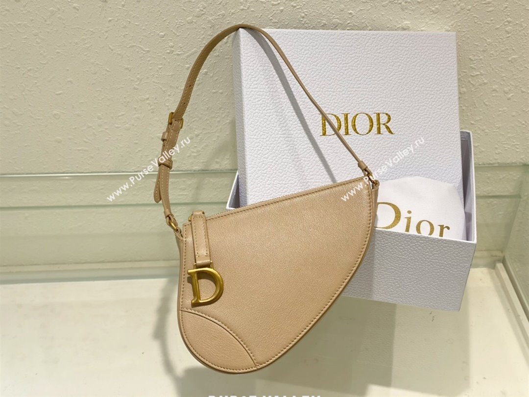 Dior Saddle Shoulder Pouch in Beige Goatskin 2024 (DMZ-24020237)