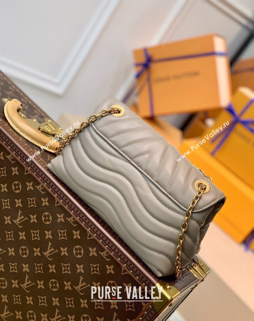 Louis Vuitton LV New Wave Chain Bag in Smooth Leather MM58550 Taupe Grey 2025 (KI-250212038)