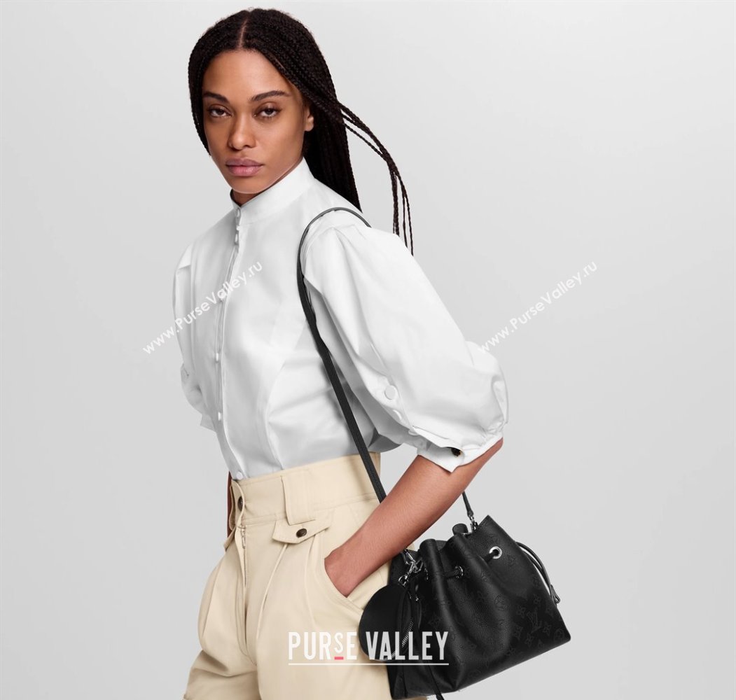 Louis Vuitton Bella Bucket Bag in Mahina Perforated Leather M14315 Navy Blue 2025 (KI-250809061)