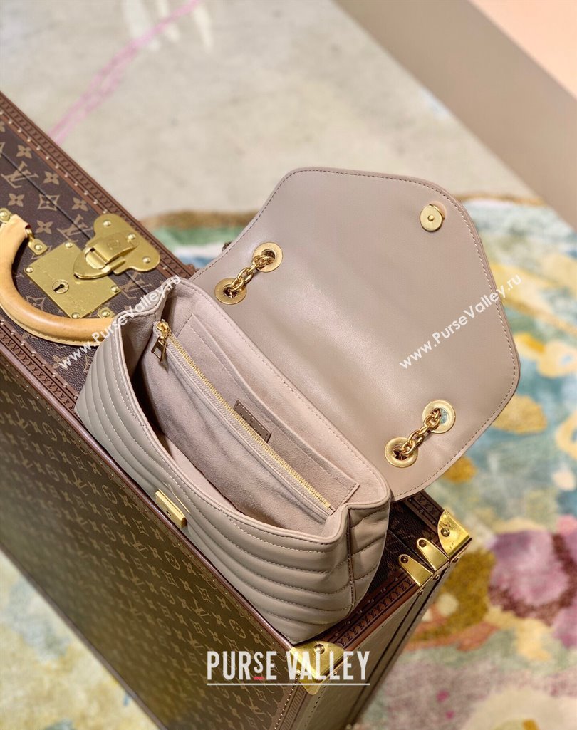 Louis Vuitton LV New Wave Chain Bag in Smooth Leather MM58550 Taupe Grey 2025 (KI-250212038)
