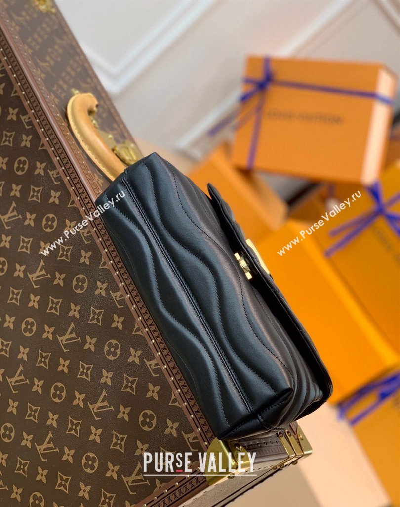 Louis Vuitton LV New Wave Chain Bag in Smooth Leather M58552 Black 2025 (KI-250212037)