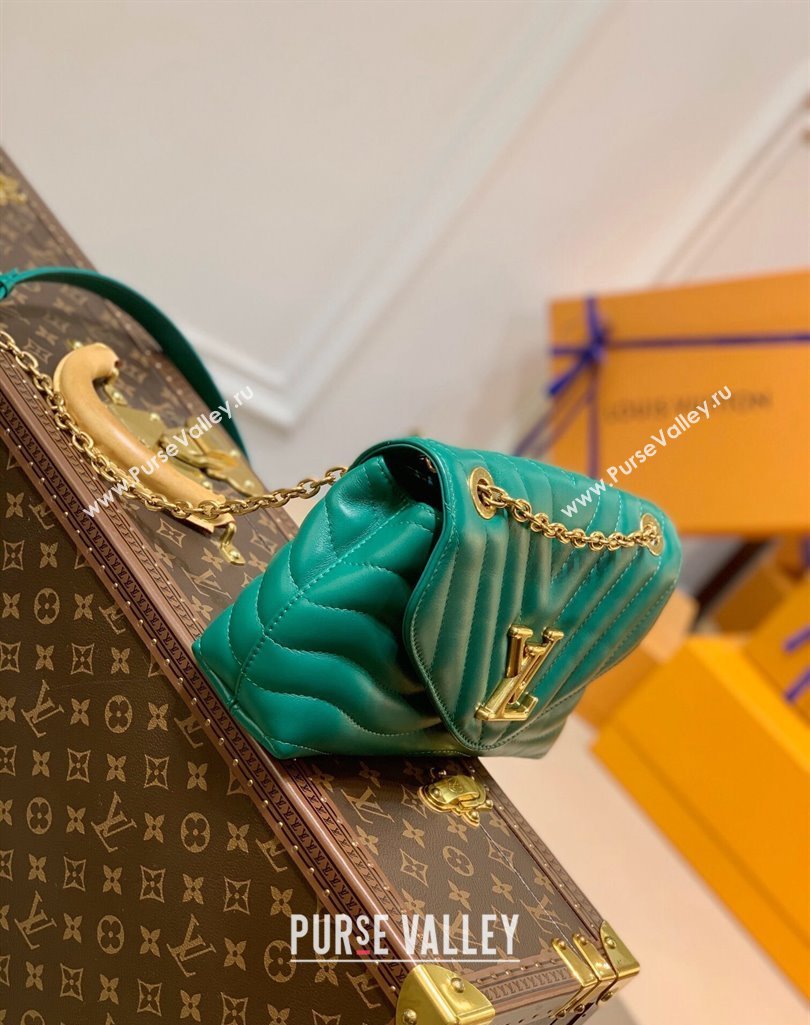 Louis Vuitton LV New Wave Chain Bag in Smooth Leather M58554 Green 2025 (KI-250212036)