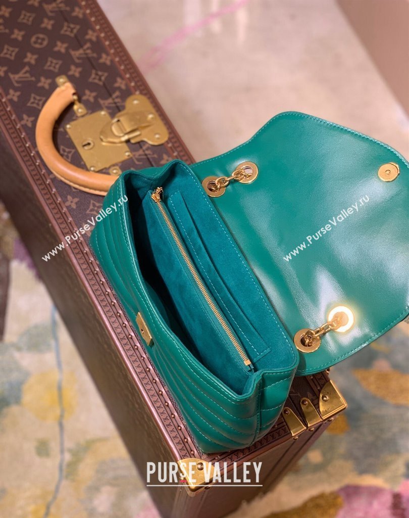 Louis Vuitton LV New Wave Chain Bag in Smooth Leather M58554 Green 2025 (KI-250212036)