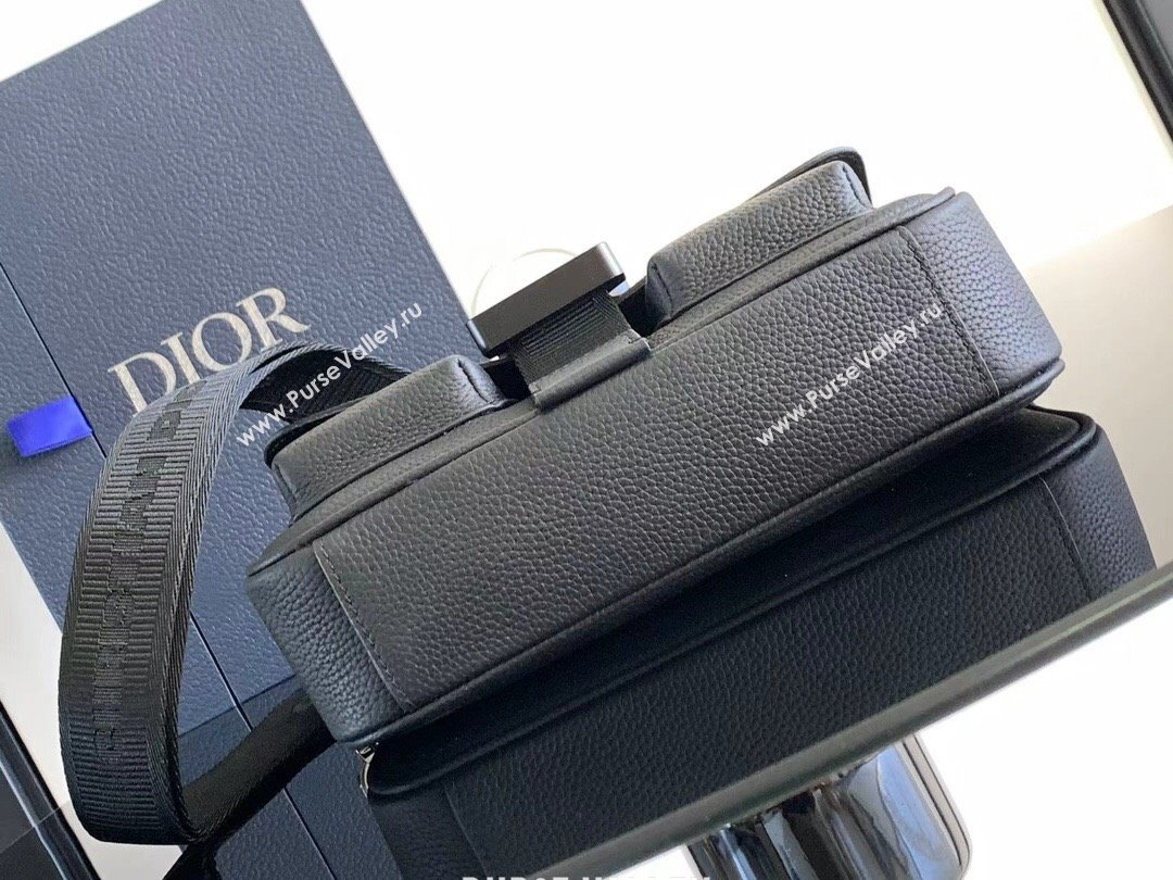 Dior Hit The Road Bag with Strap in Black Grained Calfskin 2024 (DMZ-24020213)