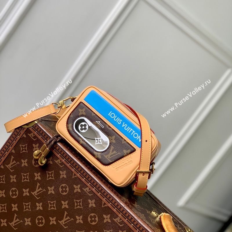 Louis Vuitton Mens Baladeur Wearable Wallet Mini Bag in Monogram Canvas M14062 2025 (KI-250811002)