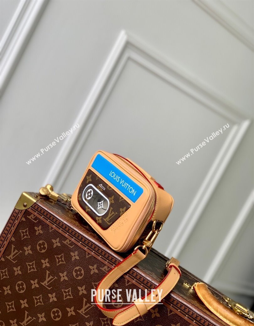 Louis Vuitton Mens Baladeur Wearable Wallet Mini Bag in Monogram Canvas M14062 2025 (KI-250811002)