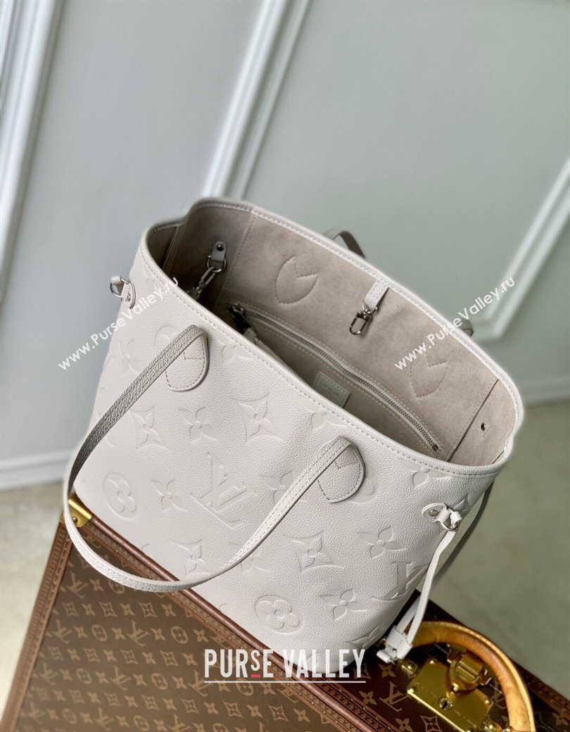 Louis Vuitton Neverfull MM Bag in Grained Cowhide Leather M13578 Light Grey 2025 (KI-250811010)