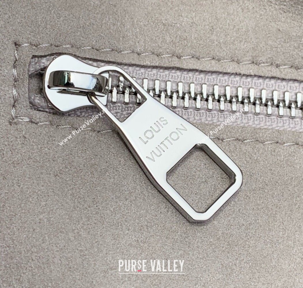 Louis Vuitton Neverfull MM Bag in Grained Cowhide Leather M13578 Light Grey 2025 (KI-250811010)