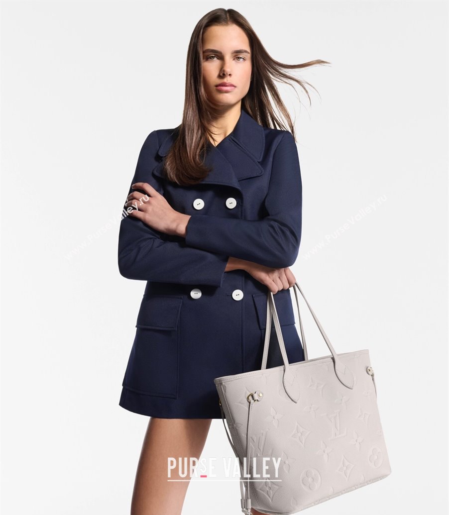 Louis Vuitton Neverfull MM Bag in Grained Cowhide Leather M13578 Light Grey 2025 (KI-250811010)