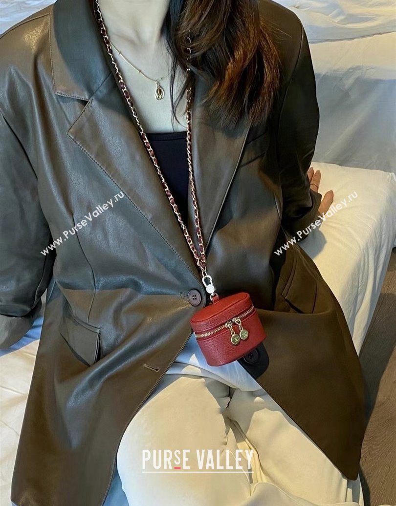 Chanel AirPods Case in Grained Leather Red 2025 0618 (99-250618014)
