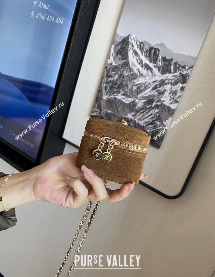 Chanel AirPods Case in Suede Light Brown 2025 0618 (99-250618011)