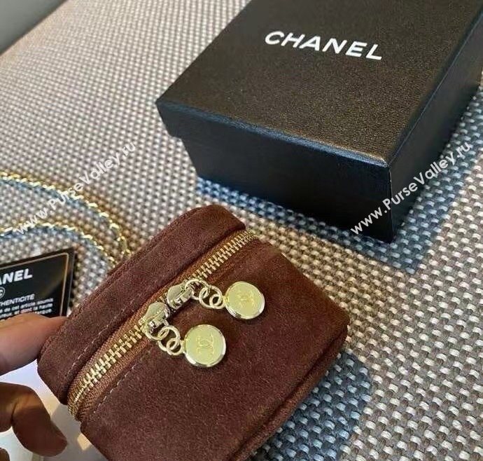 Chanel AirPods Case in Suede Dark Brown 2025 0618 (99-250618012)
