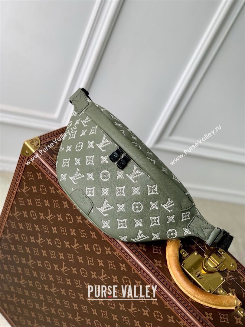 Louis Vuitton Discovery Bumbag Bag in in Olive Green Monogram Shadow Embossed Calf Leather M12508 2025 (K-25010302)