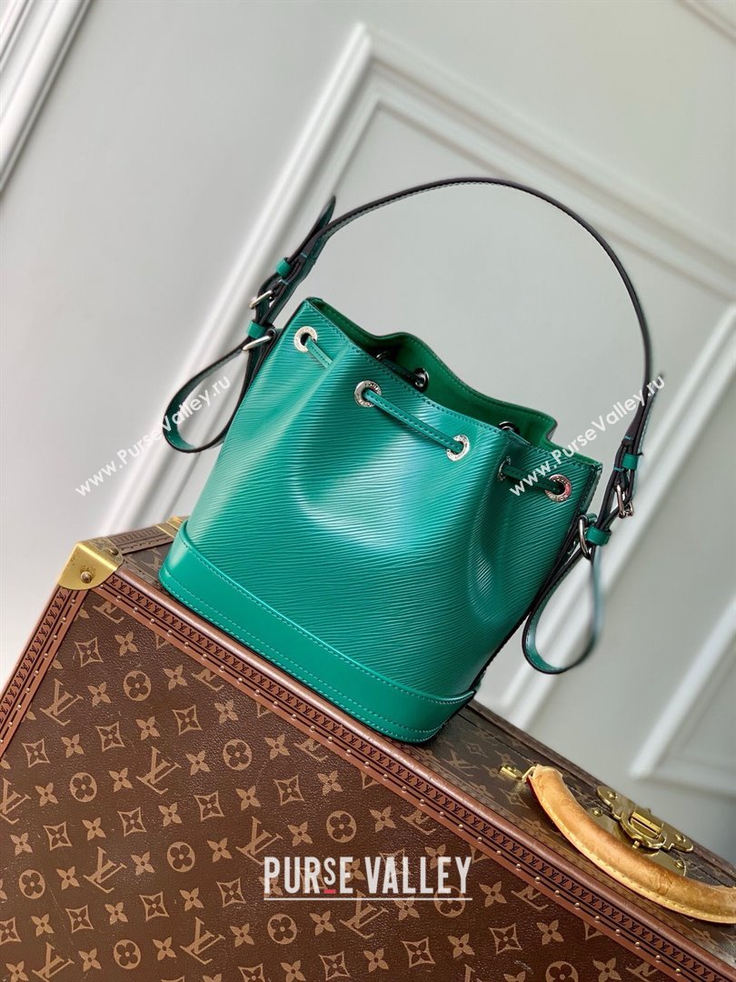 Louis Vuitton Noe BB Bucket Bag in Green Epi Grained Leather M12847 Green 2025 (K-25010306)