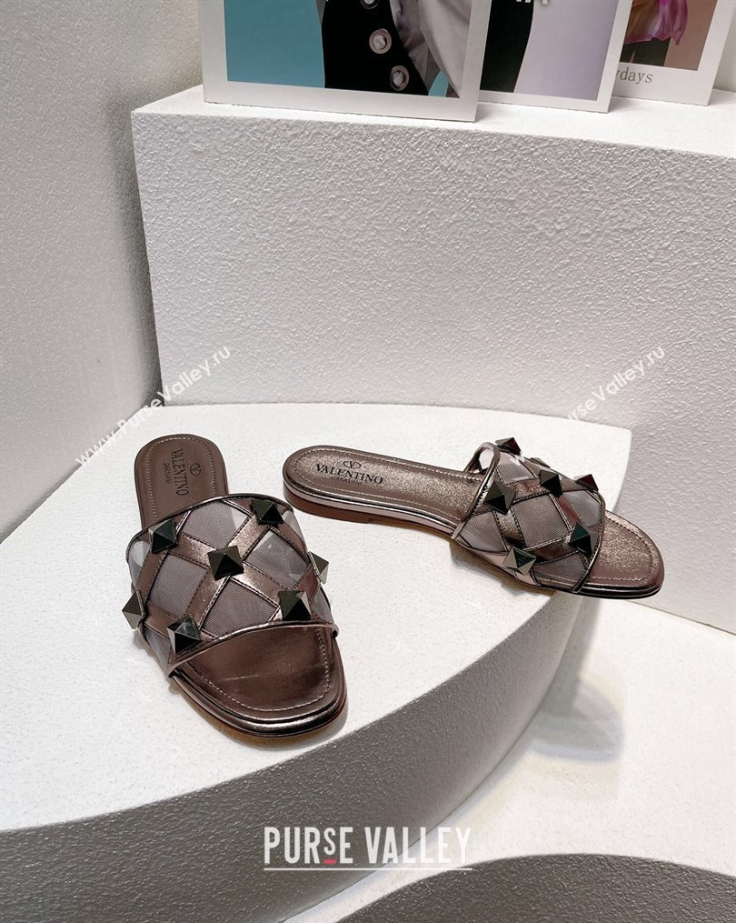 Valentino Roman Stud Flat Slide Sandals in Leather-Quilted Mesh Metallic Grey 2023 VT102703 (MD-231027065)