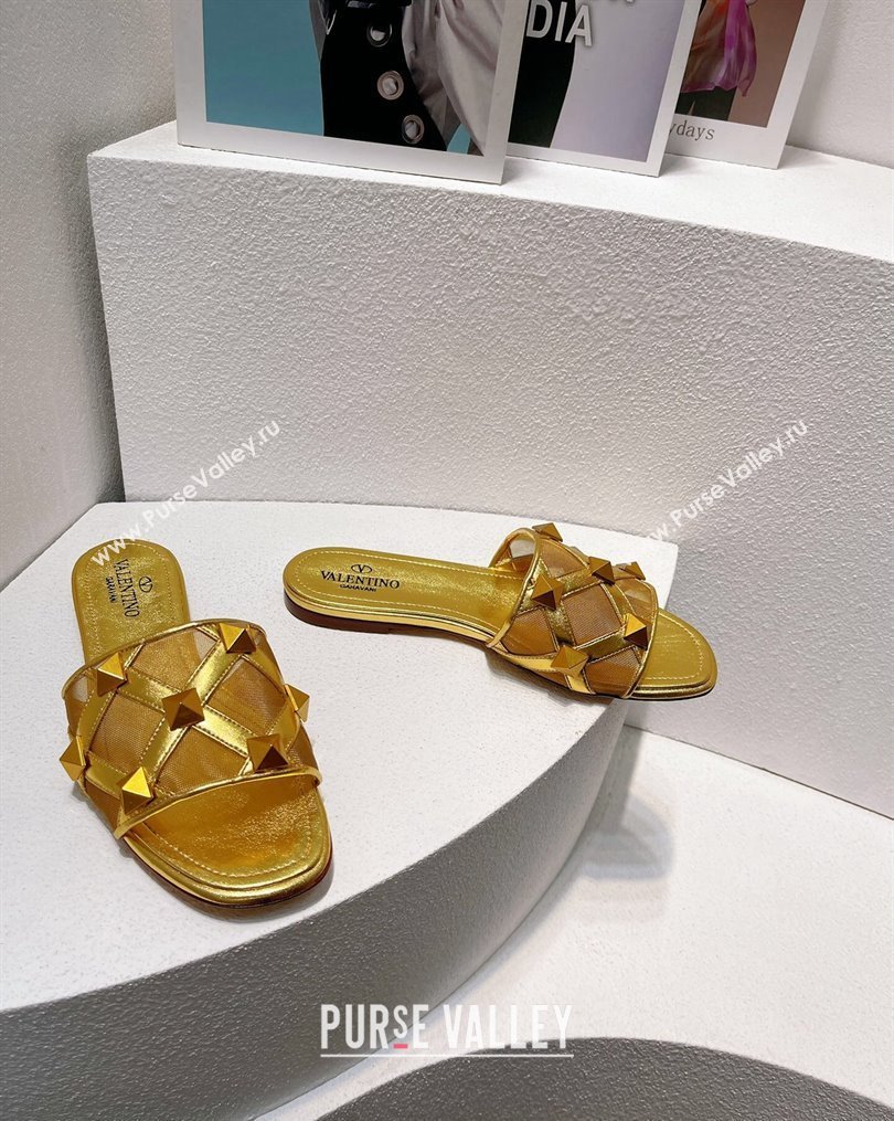 Valentino Roman Stud Flat Slide Sandals in Leather-Quilted Mesh Gold 2 2023 VT102703 (MD-231027067)