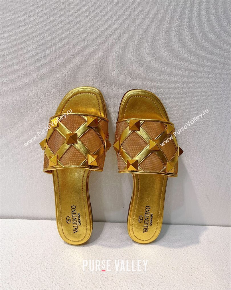 Valentino Roman Stud Flat Slide Sandals in Leather-Quilted Mesh Gold 2 2023 VT102703 (MD-231027067)